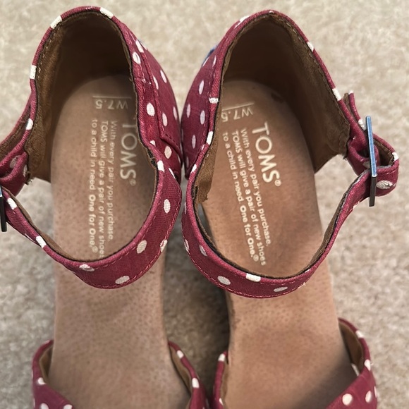 TOMS Women's Burgundy Polka Dot Wedge Cork Sandals 7.5 Open Toe Casual Party - Picture 2 of 10